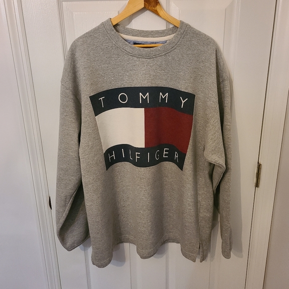Vintage 90s Tommy Hilfiger Sweatshirt. Gray. Big Logo. Size XL - Picture 3 of 6